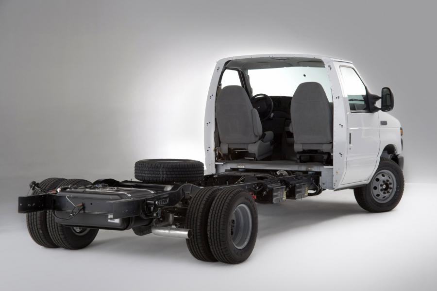  Ford E Series 2008 года  (фото 9 из 43)